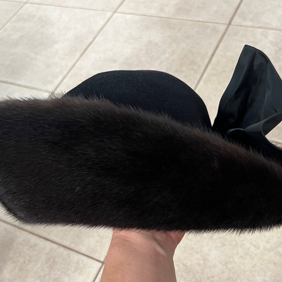 Vintage 1950s Women’s Hat, Black Wool & Genuine Mink Fur, Elegant Bow Detail main image 7